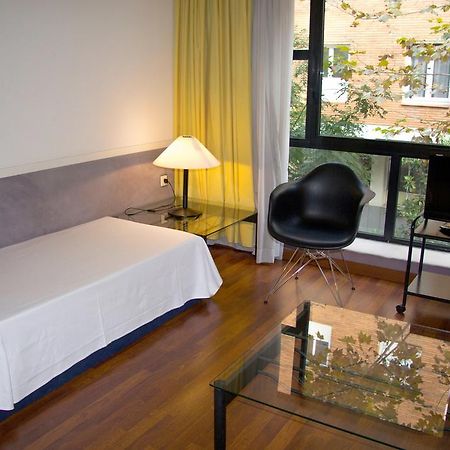 Apartamentos Descartes Barcelona Eksteriør billede