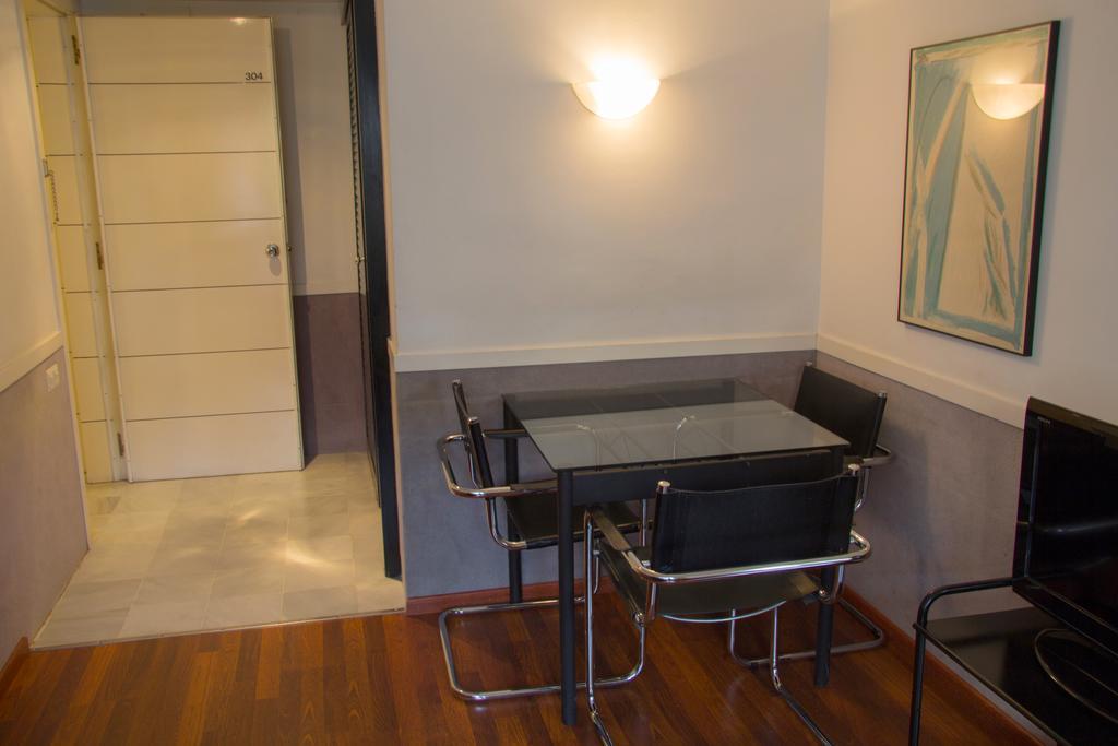 Apartamentos Descartes Barcelona Eksteriør billede