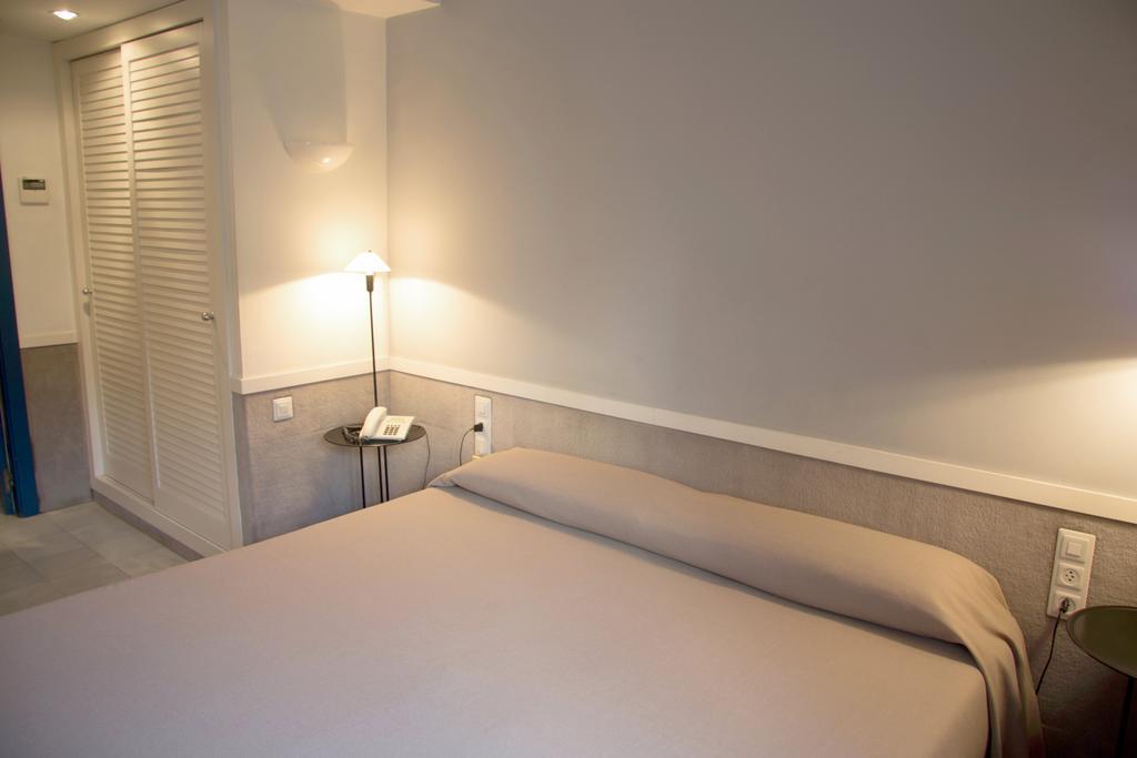 Apartamentos Descartes Barcelona Eksteriør billede
