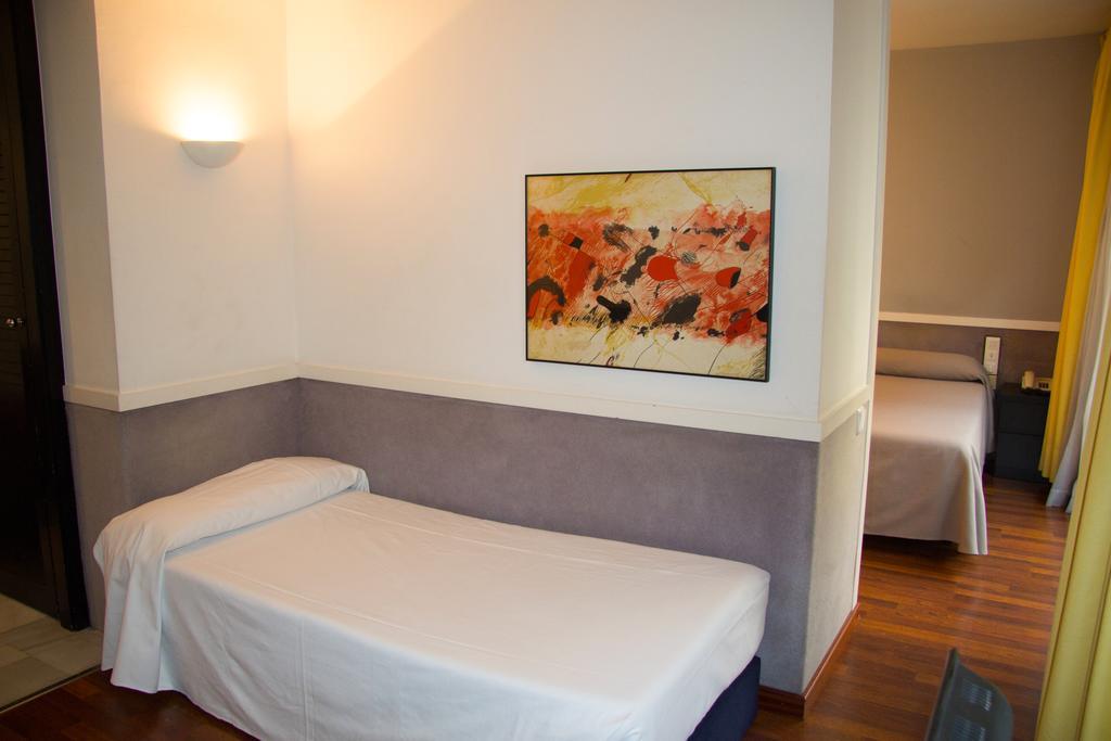 Apartamentos Descartes Barcelona Eksteriør billede