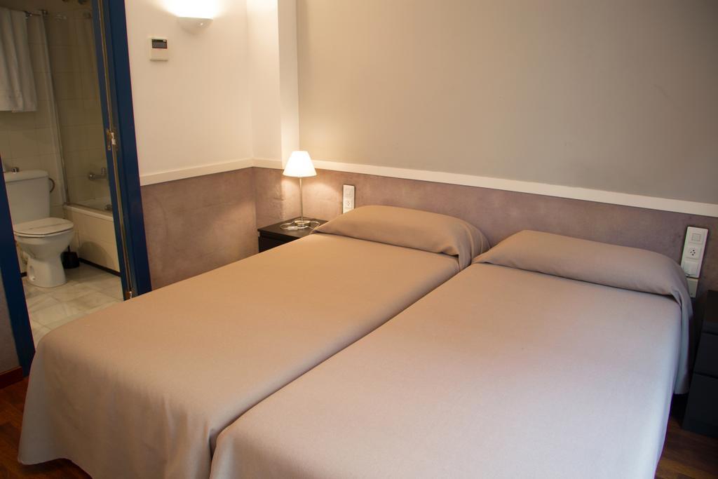 Apartamentos Descartes Barcelona Eksteriør billede
