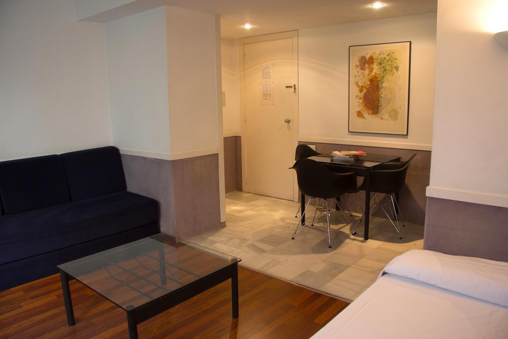 Apartamentos Descartes Barcelona Eksteriør billede