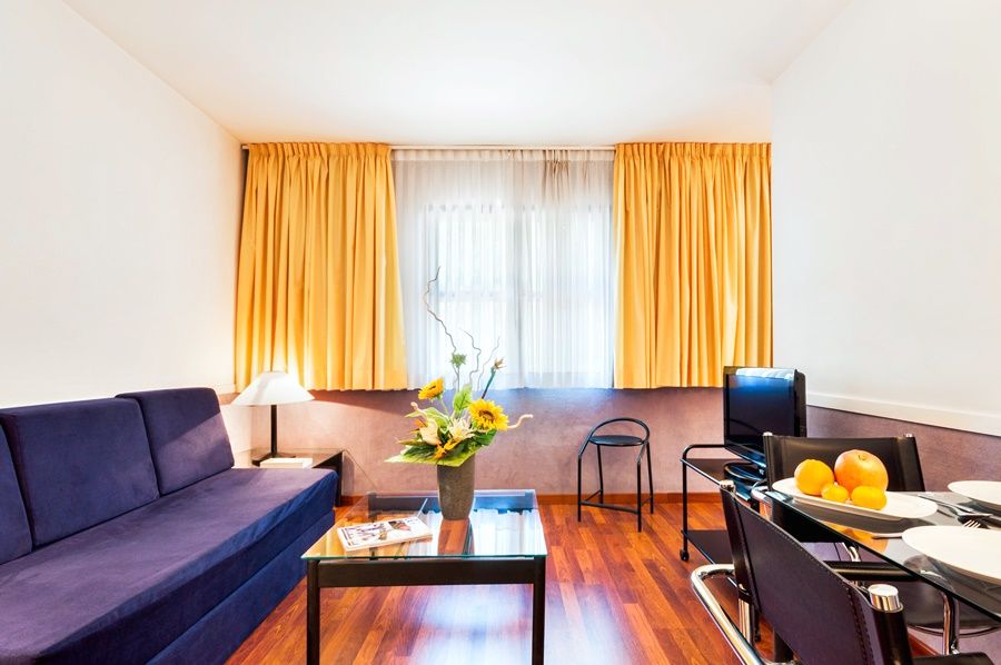 Apartamentos Descartes Barcelona Eksteriør billede