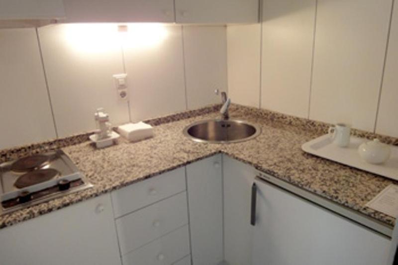 Apartamentos Descartes Barcelona Eksteriør billede